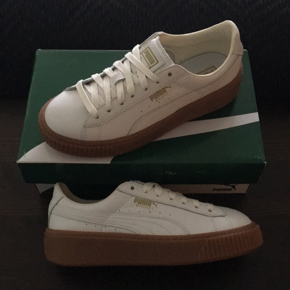 Women’s Puma Basket Platform Core Sneaker - Size 7